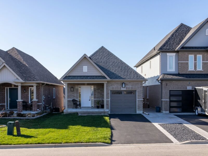 gray and white concrete house